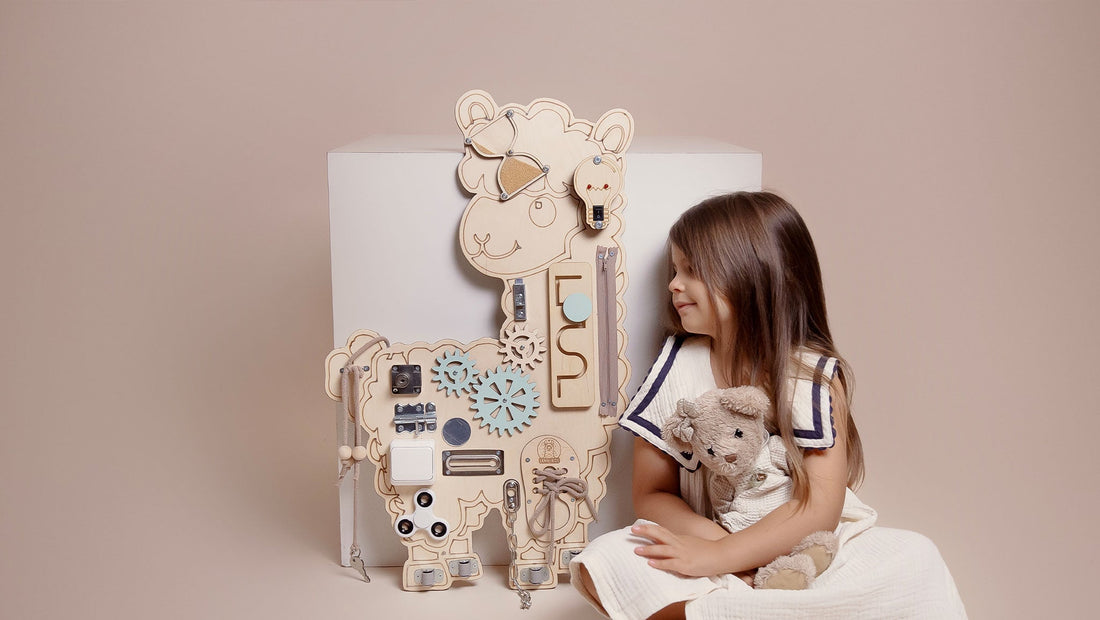 Tavola manipolativa Montessori – qual è la differenza e supporta davvero lo sviluppo del bambino?