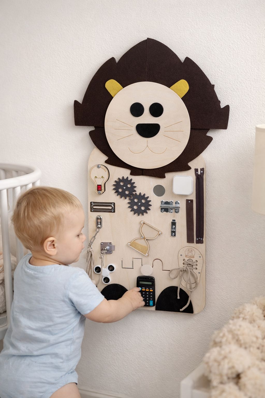 Busy Board Leone Montessori – Attività Sensoriali per Bambini