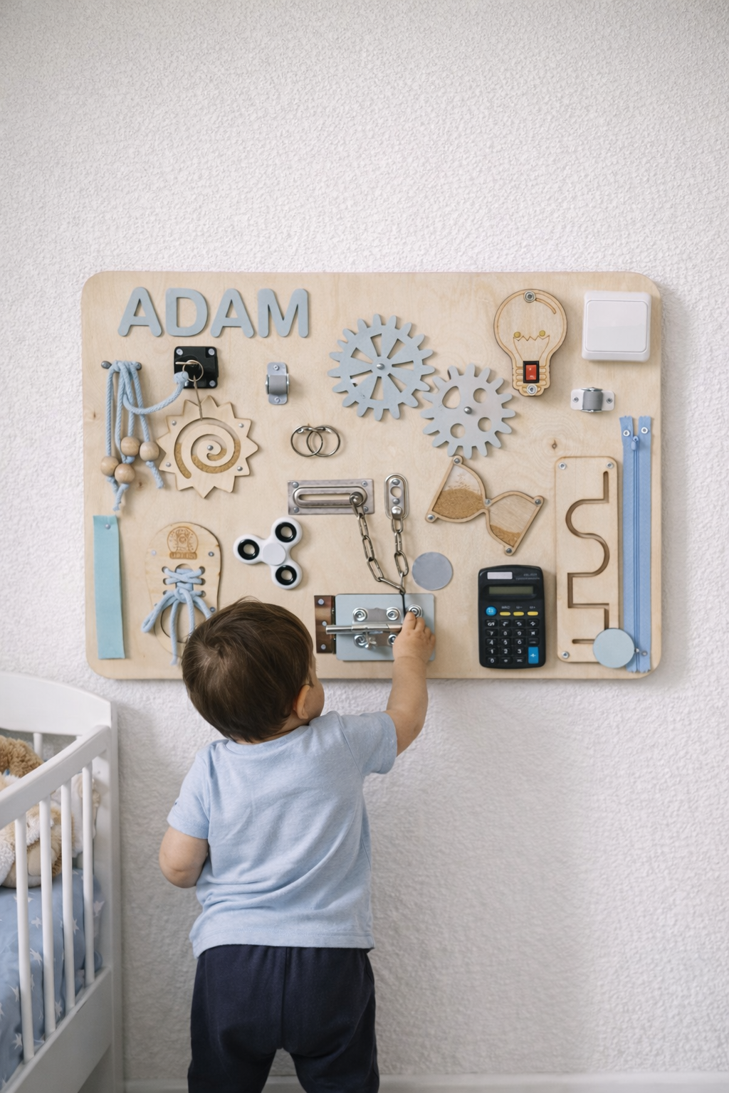 Tavola manipolativa Montessori con personalizzazione.